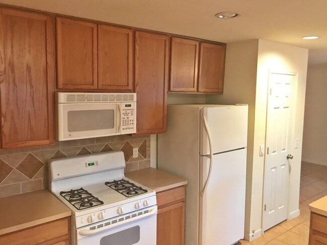 Photo - 17406 Hoover Gardens Dr