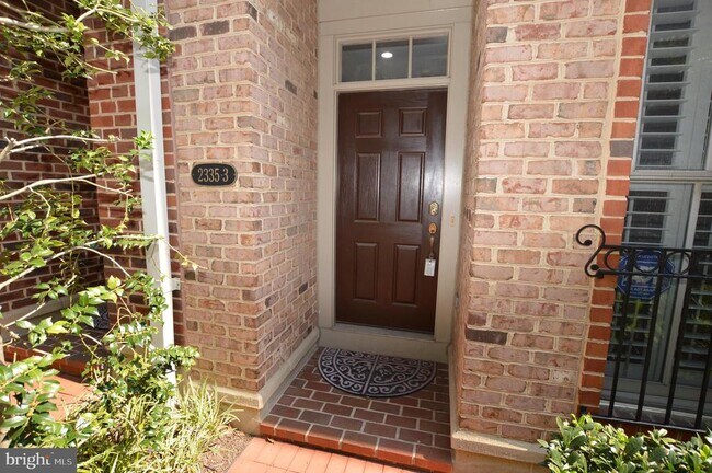 Photo - 2335 Boston St