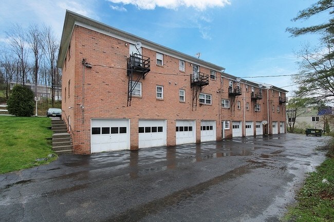 Photo - Newton Manor