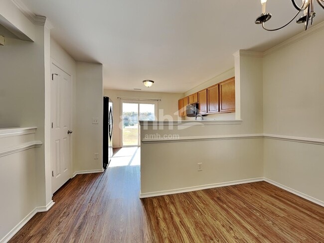 Photo - 3112 Varcroft Rd