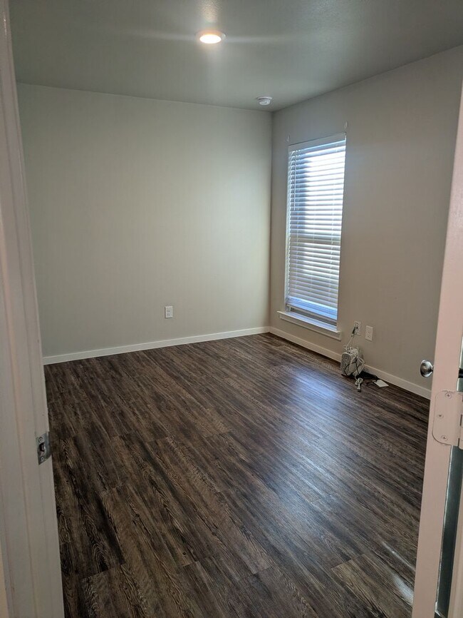 Photo - 2101 Lubbock Unit B