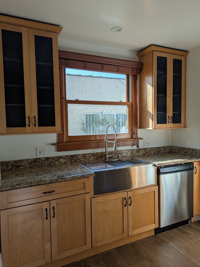 Building Photo - 6265 Commodore Sloat Dr Rental