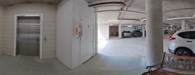 Building Photo - 12800 Melville Dr Unit 306