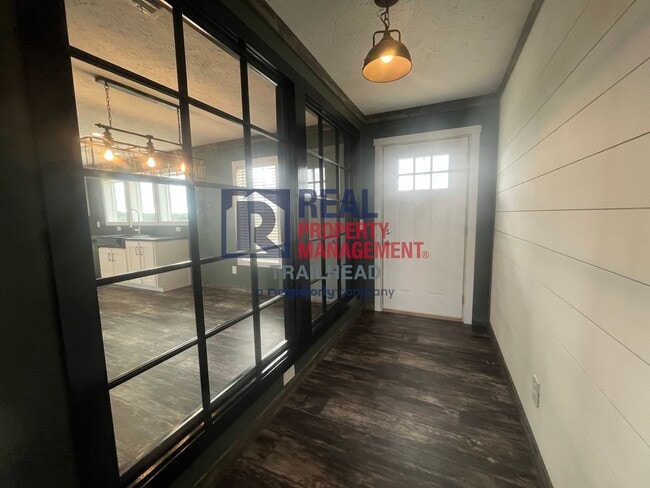 Photo - 3 Bed / 2 Bath Farmhouse Styled Home – Move In Ready