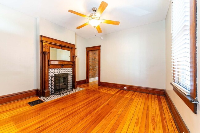 Photo - 557 S 6th St