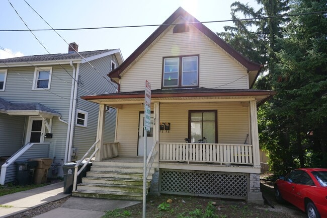 Building Photo - 729 Clark Ct Unit 2 Rental