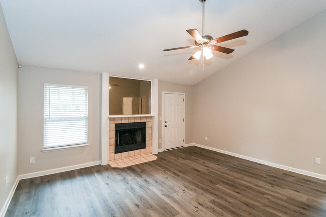 Photo - 2030 Avila Way