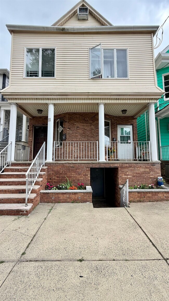 Building Photo - 11 E 37th St Unit 3