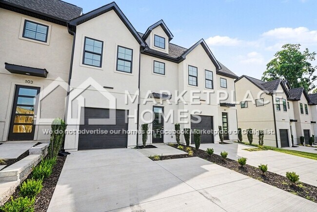 Photo - 105 Taverly Dr