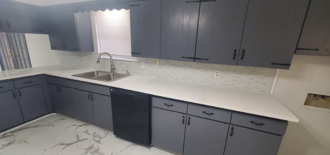 Photo - 513 Bedford Dr