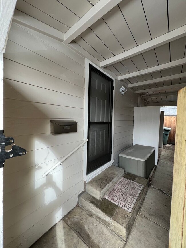 Updated Granny UnitPrime Montgomery Villa... Rental House Rental in