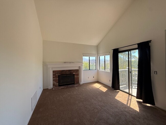 Building Photo - Charming 3BR/2BA Spring Valley Residence w... Rental