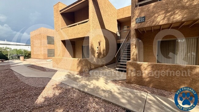 Building Photo - 2625 E Indian School Rd Unit 113