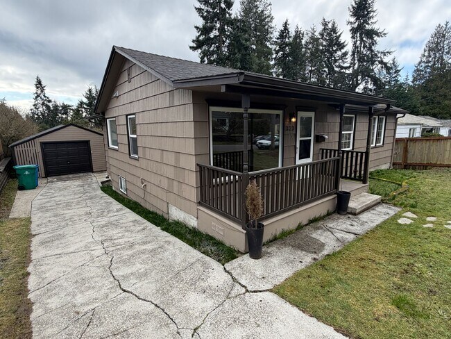 Photo - Beautifully Updated Ridgecrest 4-Bedroom Home 1/2 Month Rent Concession!!!