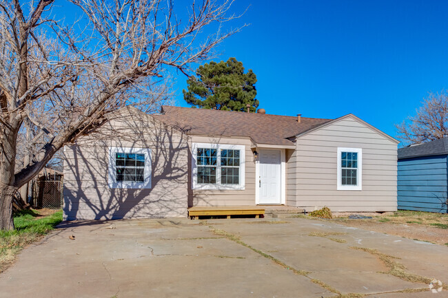 Building Photo - 2516 2nd St Rental