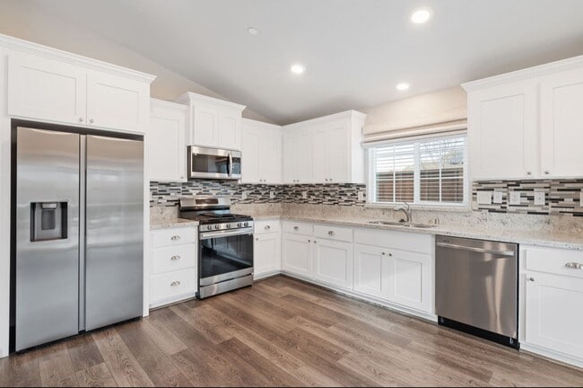 Photo - **Welcome Home to Your Dream Residence in Roseville!**