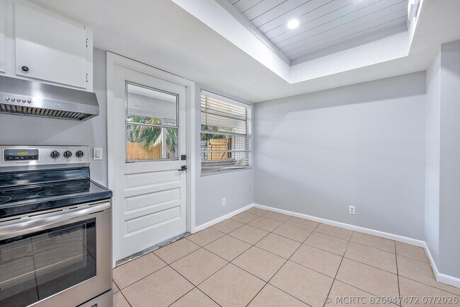 Photo - 9050 E Highland Pines Blvd