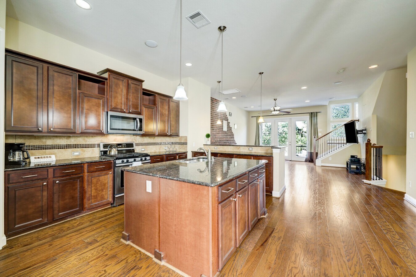 Photo - 1305 Delano St