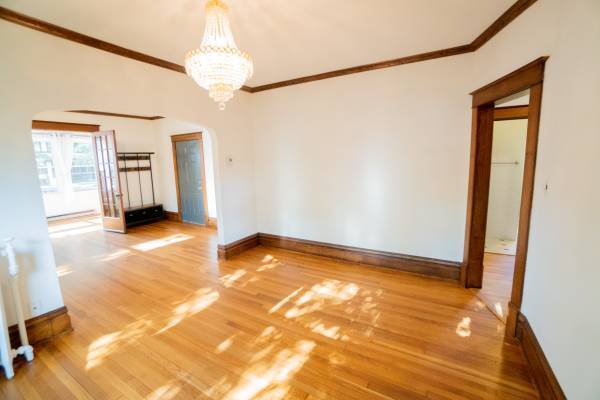 Photo - 1044 St Clair Ave