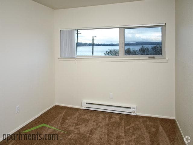 Bedroom - Bayshore Apartments