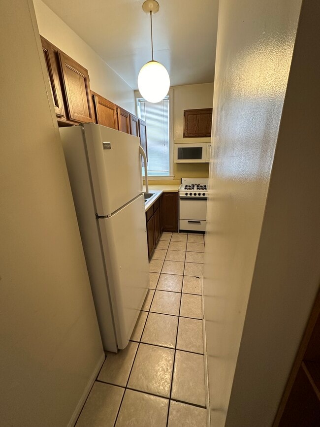 Photo - 8 W Hollister St Unit 8 West Hollister Apt 2