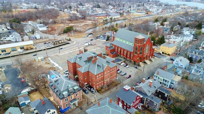 Photo - 160 Federal St