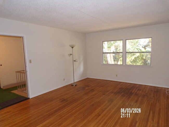 Photo - 2 BR 1 BA in Baldwin Hills area. Gated private community with pool, tennis, spas, park areas, and... Unidad 4