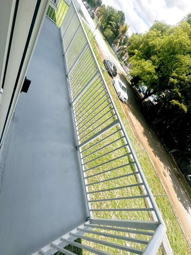 Photo - 17050 NW 55 Ave Unidad 7