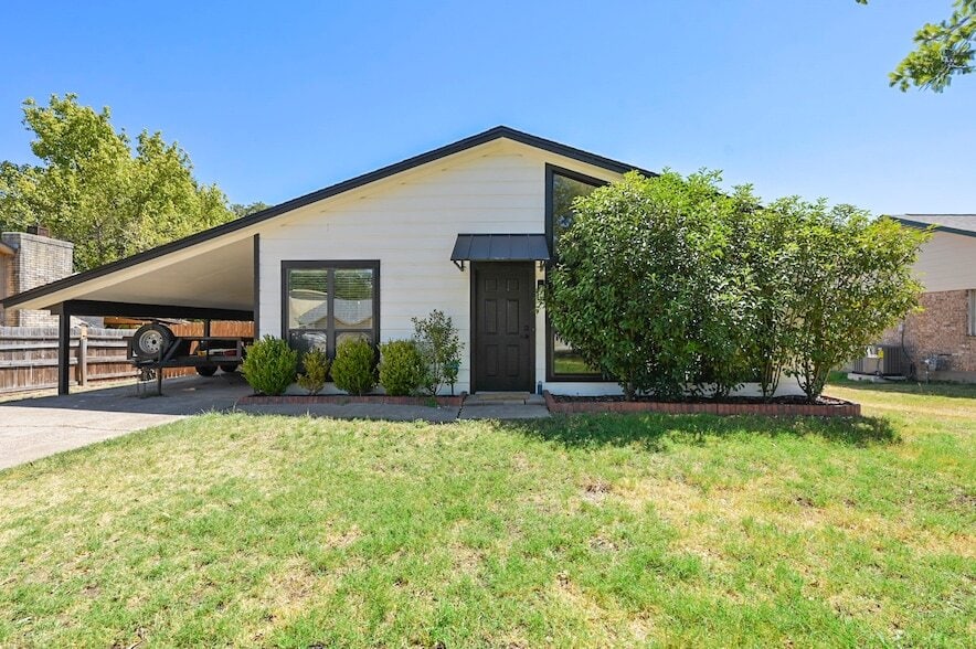 Photo - 3015 Adrienne Dr