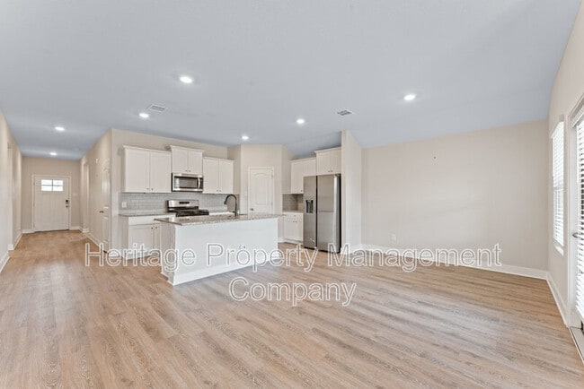 Photo - 1428 Redwood Crk