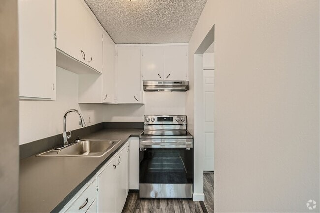 Building Photo - Renovated, Centrally Located 1 Bedroom in ... Unit 304 Rental
