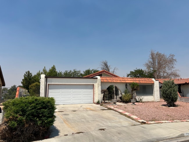 13850 Dahlgren Dr