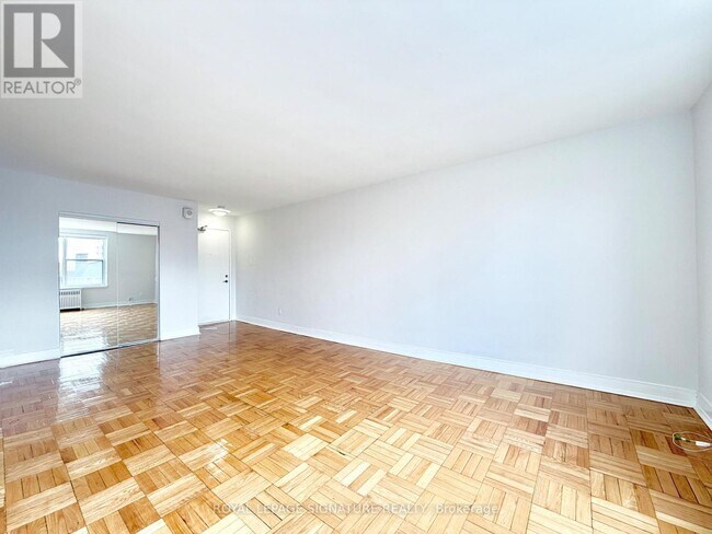 Photo - 1545 Bathurst St Unit 402