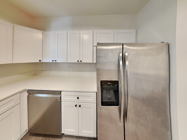 Photo - 115 Woodmere Square NW