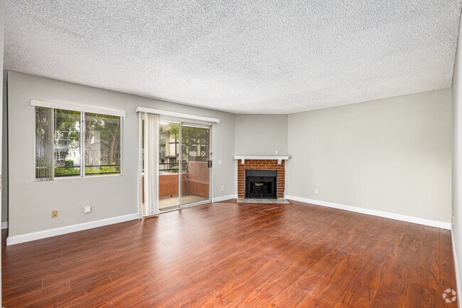 2BR, 2BA - 1150SF - Living Room - Allen Court Apartments