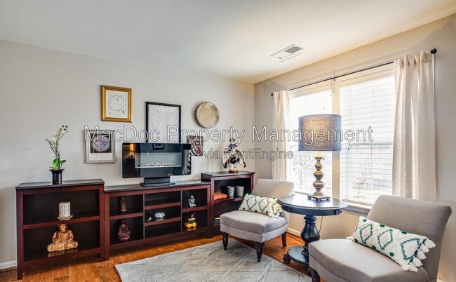 1014 W Kensington Cir