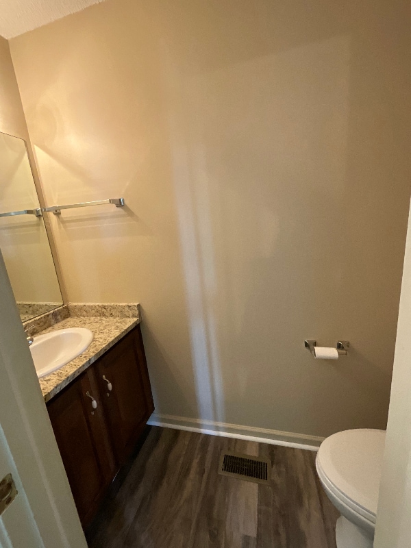 Photo - 615 N High St
