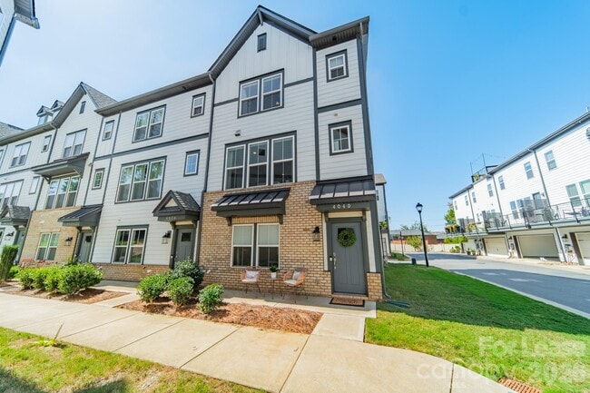 Building Photo - 4040 Hidden Oaks Dr