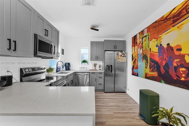 Photo - 274 NW 43rd St