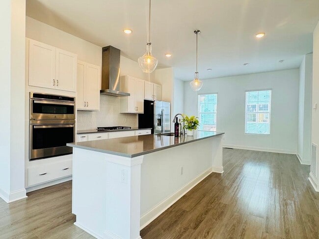 Photo - 4 Bedroom Townhome 2 Car garage - Wake Forest