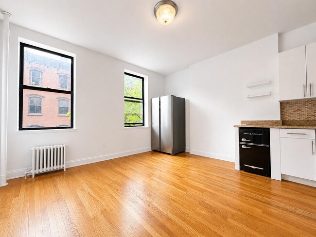 Photo - 29 W 12th St Unidad 3A