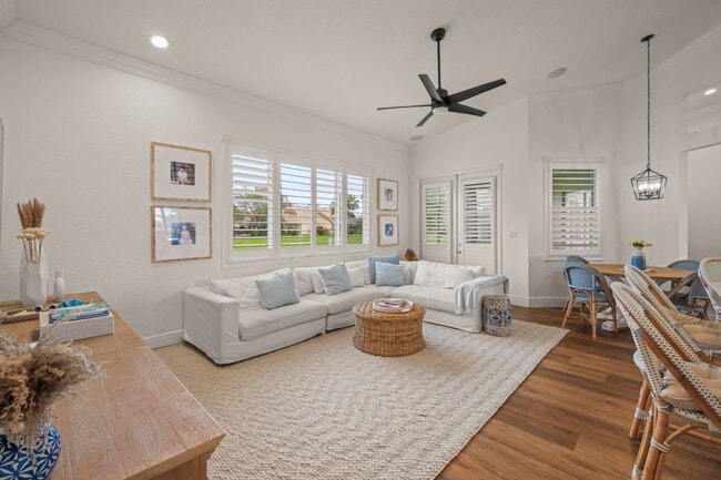 Photo - 15705 Meadow Wood Dr