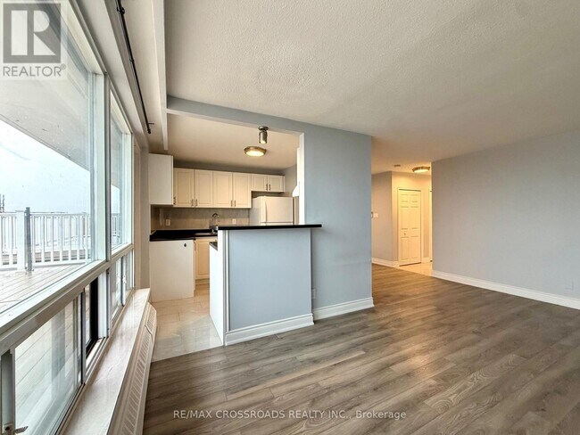 Photo - 363 Lakeshore Rd E Unit 802