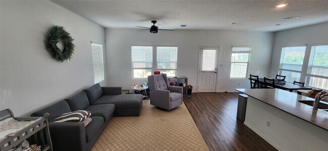 Photo - 1320 Weatherford Ln