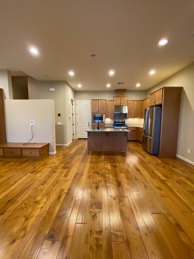 Photo - Livermore 3BD/2.5BA Townhouse in Great Neighborhood!