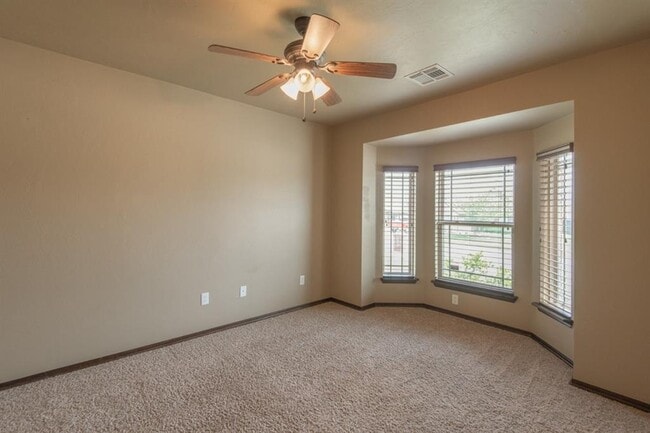 Photo - 701 Lindsey Ln