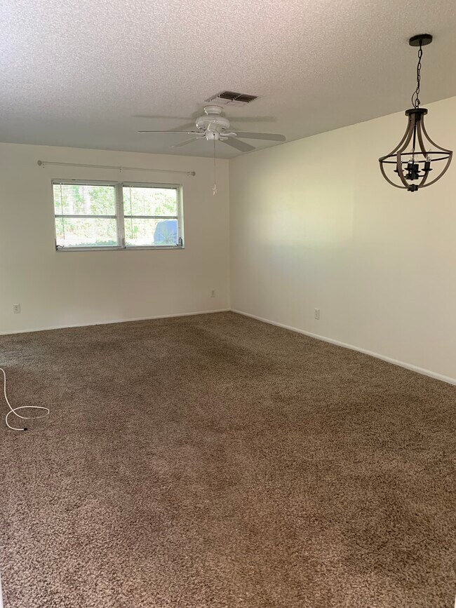 1217 Montrose Pl Condo Unit 1217 Montrose Place Condo for Rent in