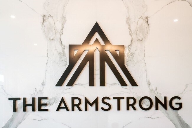 Building Photo - 425 Lagrange St Unit 107