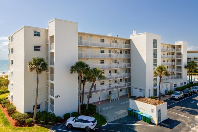 555 Fillmore Ave Cabo Cañaveral, FL 32920-3182 - Windjammer