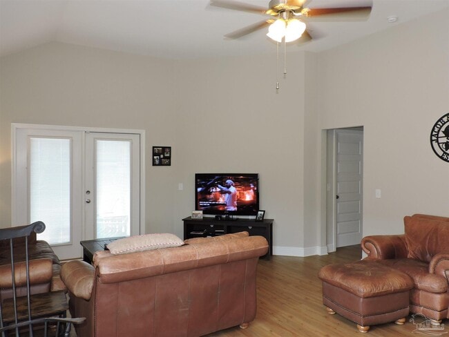 5643 Vendome Ct